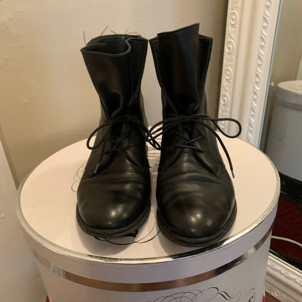 STUART WEITZMAN lace up booties